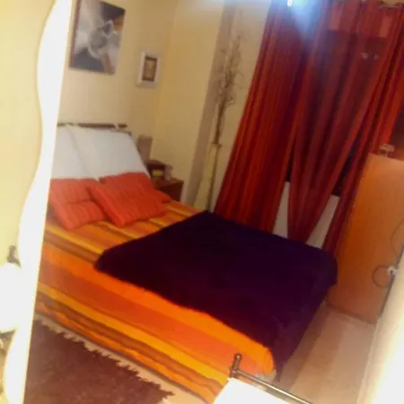 Doble,bano Privado,en Piso Particular,urbanizacion Completa Y Garage,en Albufereta,cerca Del Puerto,explanada Y Castillo De Homestay Alicante
